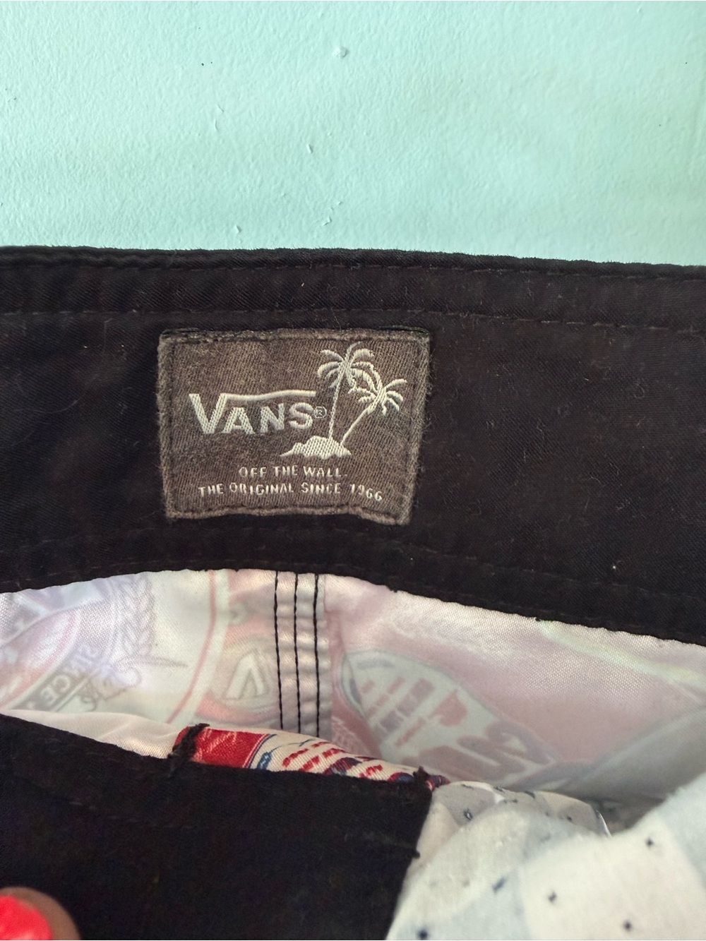 Vans Red, Black & White Logo Patch Swim Trunks Board Shorts Sise 33 - Picture 7 of 12